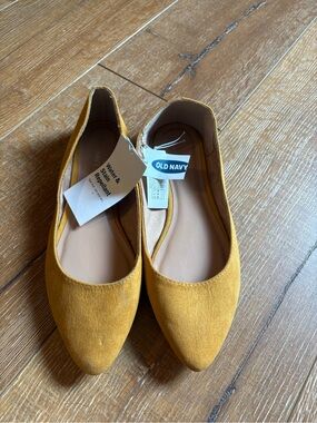 Old Navy Women's Mustard Suede-Look Pointed Toe Flats